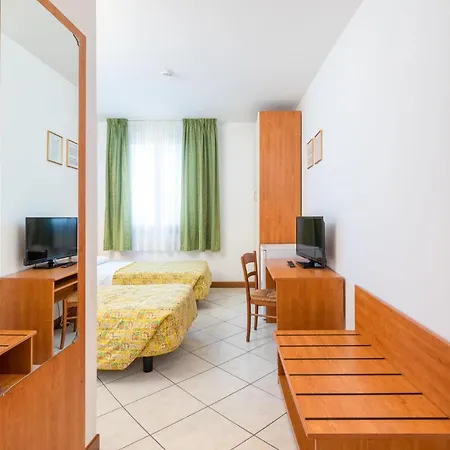 Albergo Nuova Aurora 2*