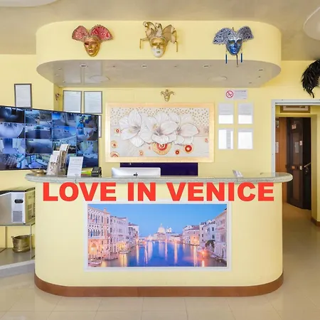 酒店 New Aurora Venice 2*