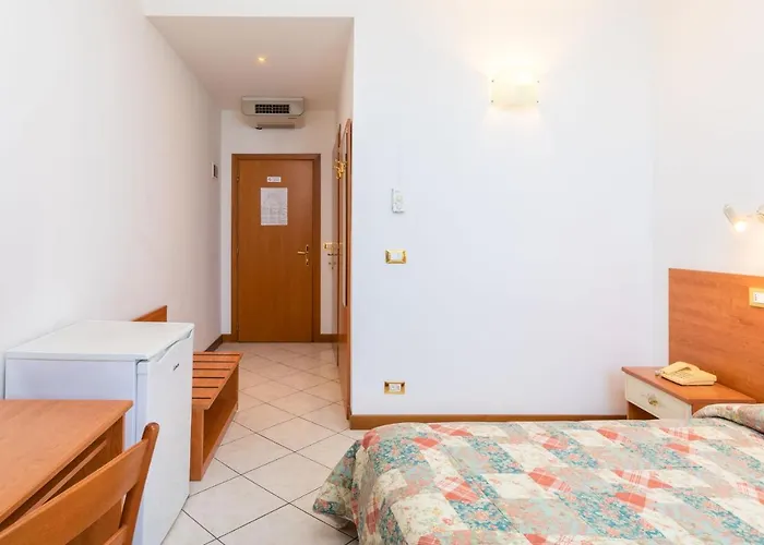 New Aurora Venice Отель 2*