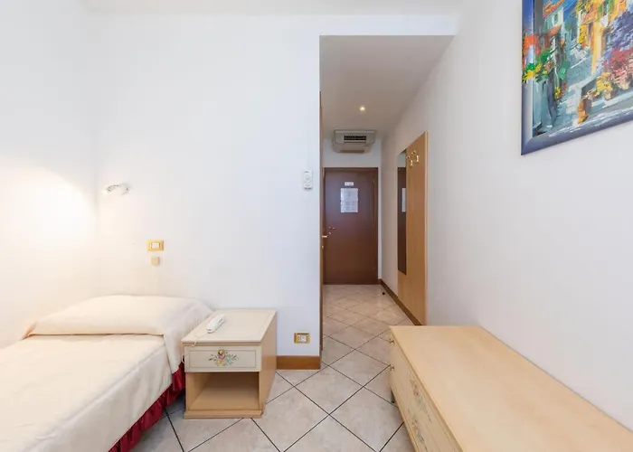 New Aurora Venice Отель Маргера