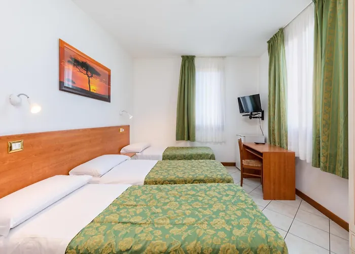 New Aurora Venice Отель 2*