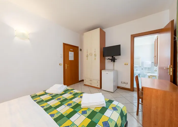 New Aurora Venice Отель Маргера