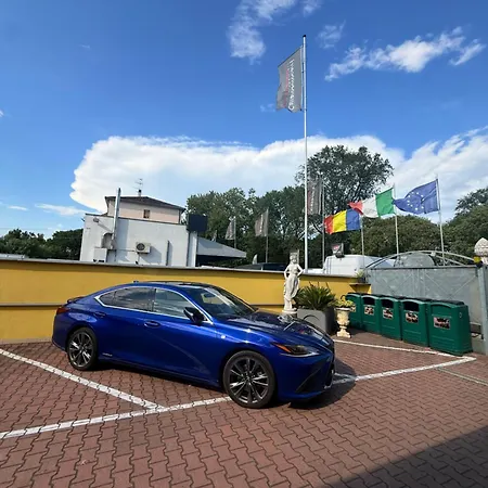 Nuova Aurora - Free Parking & Breakfast Маргера