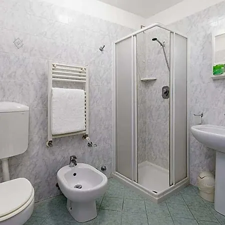 Nuova Aurora - Free Parking & Breakfast Отель