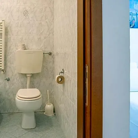 Nuova Aurora - Free Parking & Breakfast Отель Маргера