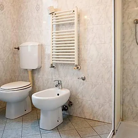 Nuova Aurora - Free Parking & Breakfast Отель 2*