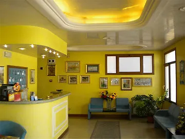 Отель Albergo Nuova Aurora - Free Parking & Breakfast Маргера
