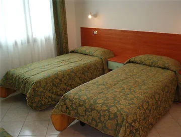 Отель Albergo Nuova Aurora - Free Parking & Breakfast Маргера