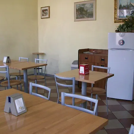 Albergo Nuova Aurora - Free Parking & Breakfast Маргера