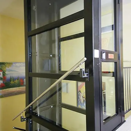 Hotel Nuova Aurora 2*