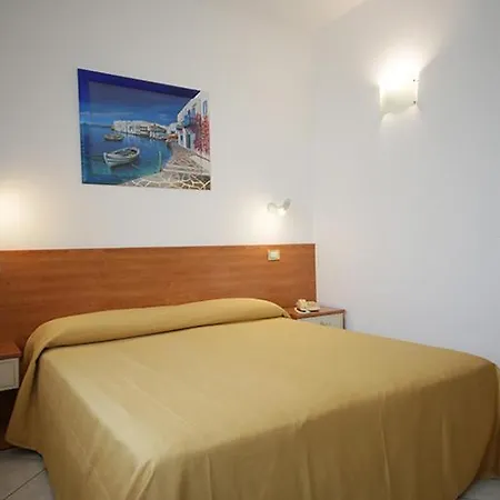 Nuova Aurora Hotel 2*