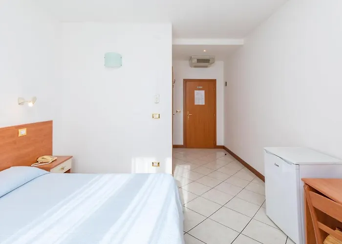 Отель New Aurora Venice Маргера