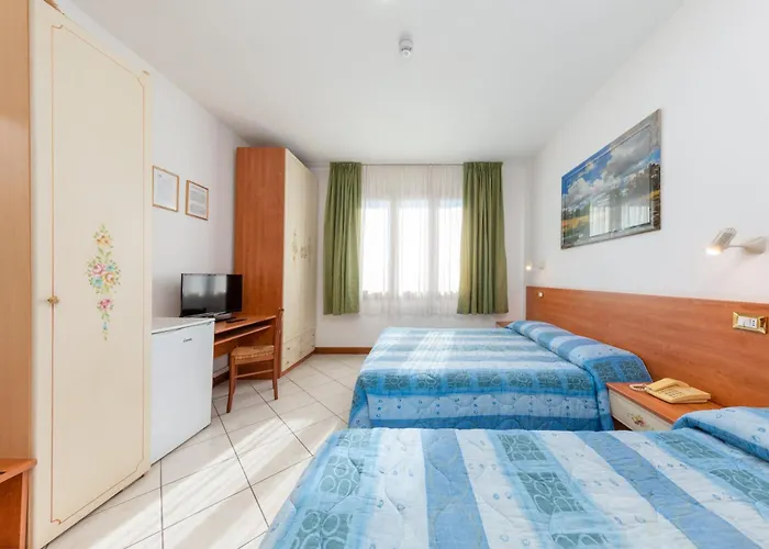 New Aurora Venice Отель Маргера